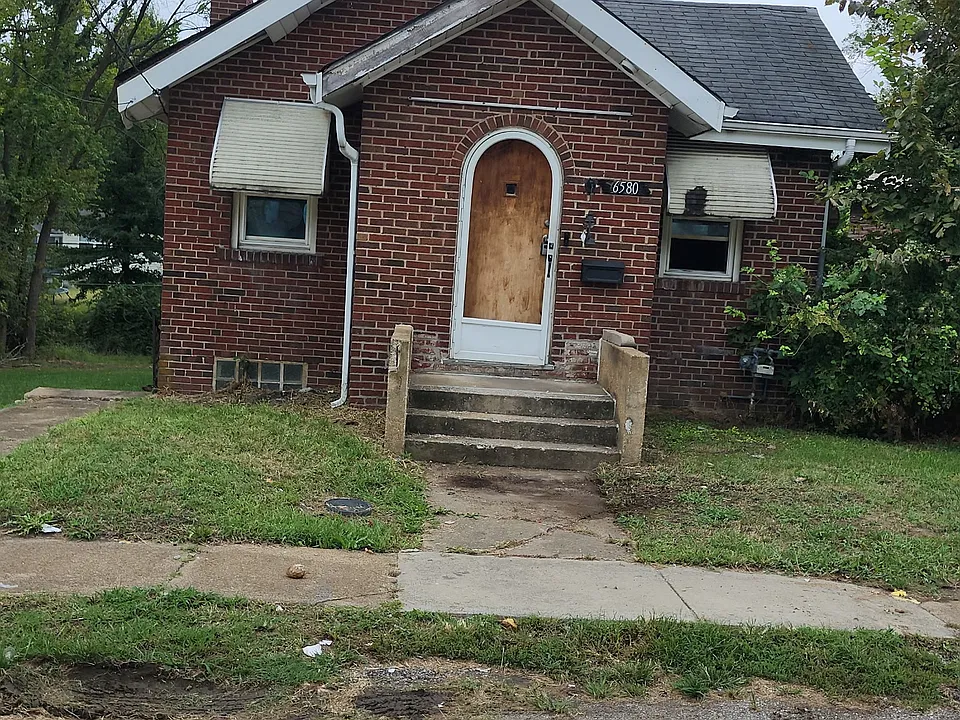 6580 Saint Louis Ave