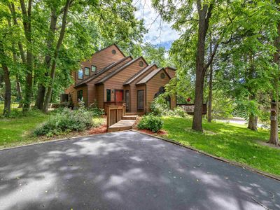 2 Canterbury Ct, Galena, IL, 61036