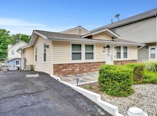 220 Birchwood Dr, Keyport, NJ 07735