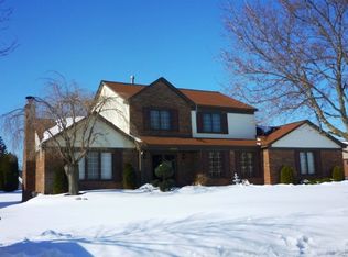24955 White Plains Dr, Novi, MI