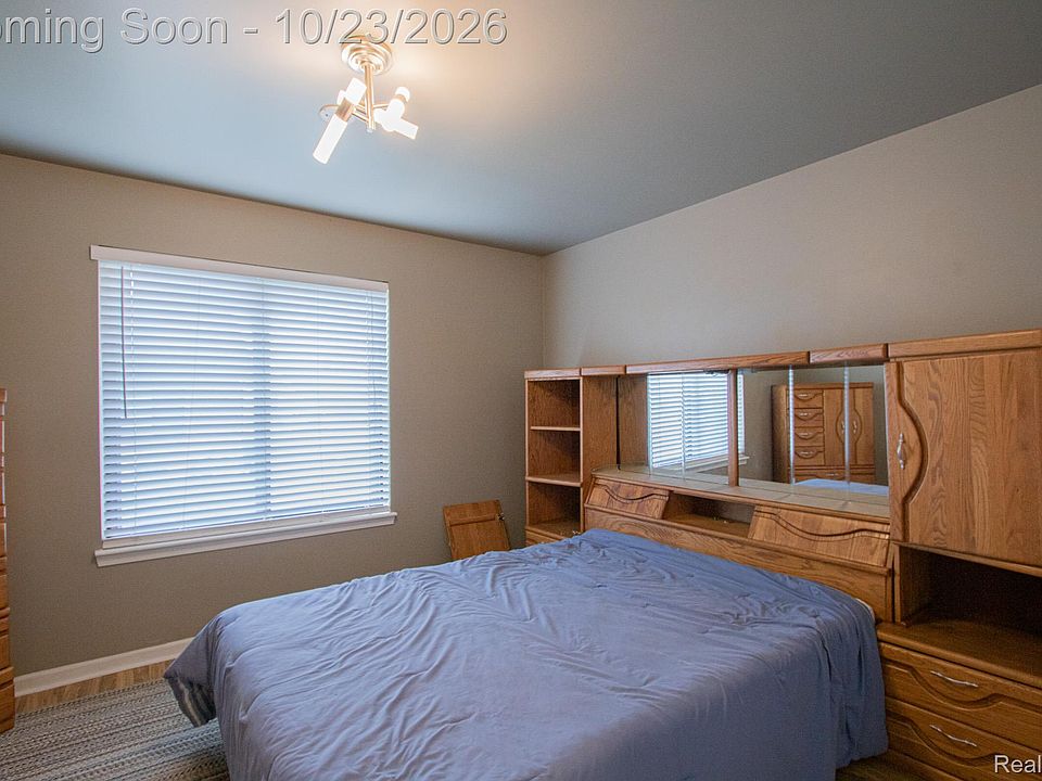 57211 White Oaks Dr, photo 11