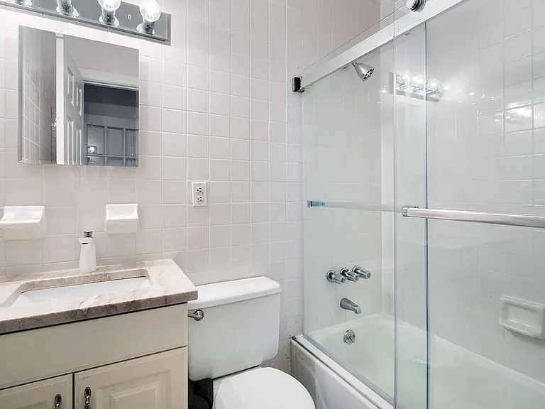 22 E 81st St #4B — Photo 4
