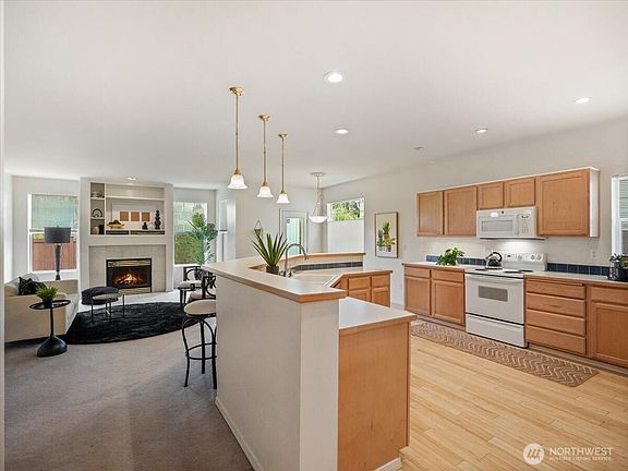 5th image of 7402 143rd Avenue Ct E