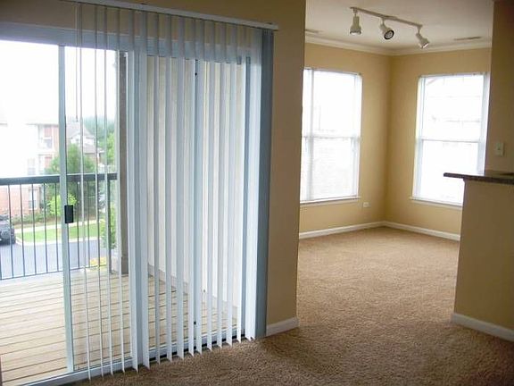 To Balcony & Dinning Area