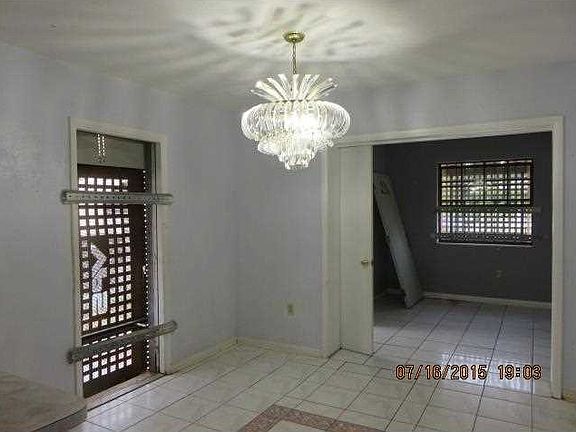 3rd image of 15151 NE 15th Ct