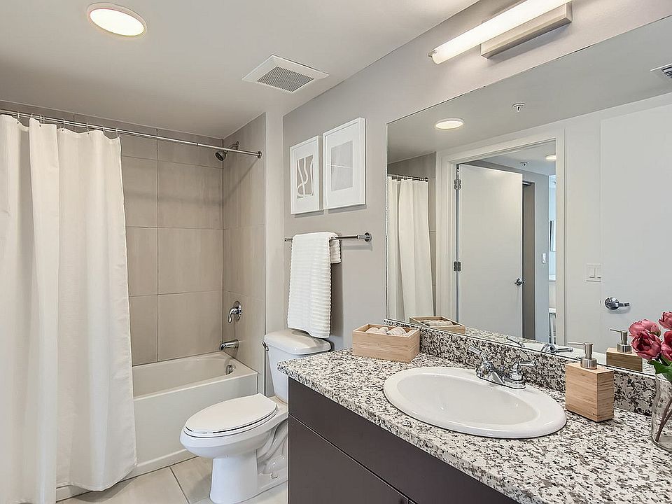 15350 SW 136th St - Web Quality - 009 - 11 Model Bathroom