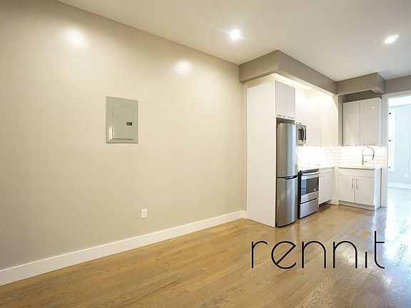 3rd image of 195 Menahan St APT 3R