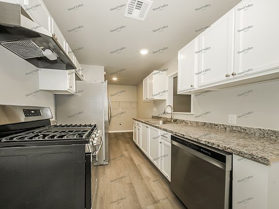 5th image of 1142 SE 19th St