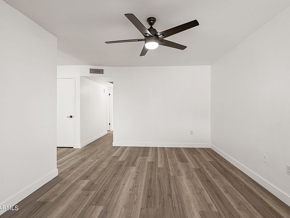 4th image of 442 E ROYAL PALMS Drive