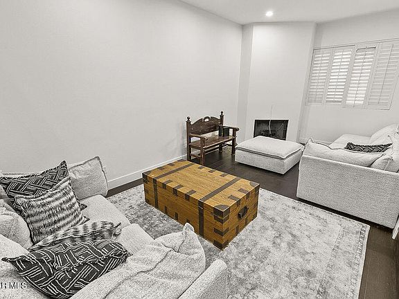 4th image of 131 Greenmeadow Dr