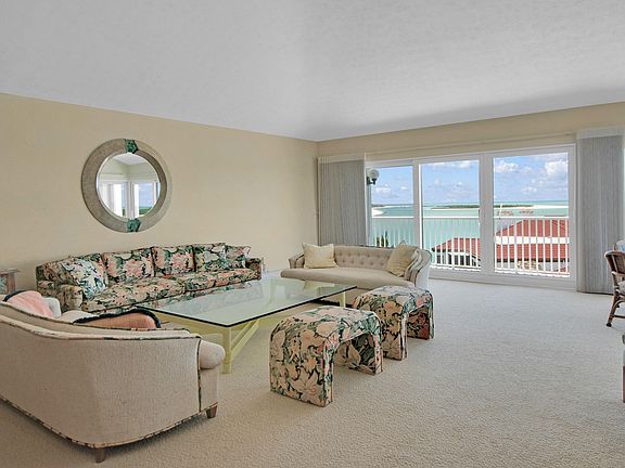 4th image of 60 Pelican St W APT 804