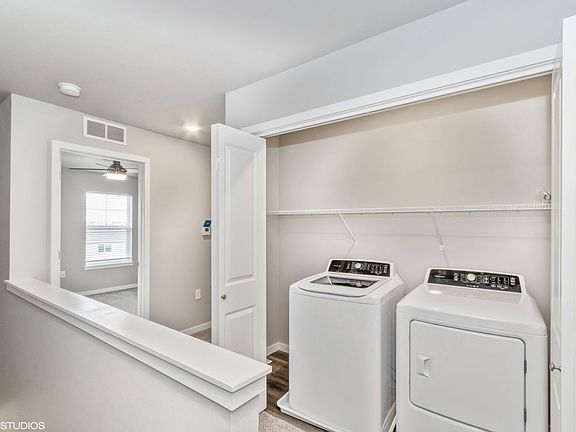 5th image of 143 Ellen Ln SW Unit 4