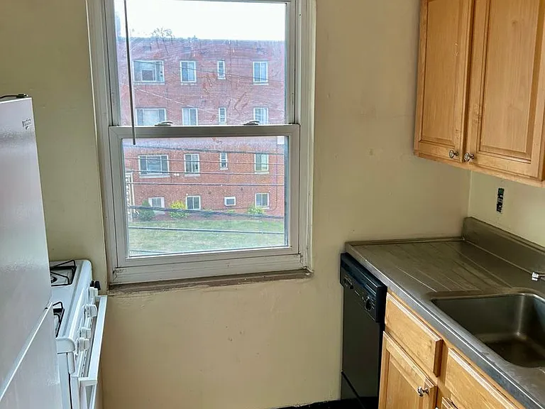 Tiffany Place — Photo 12