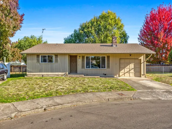 982 Queen Ct NE, Salem, OR 97301