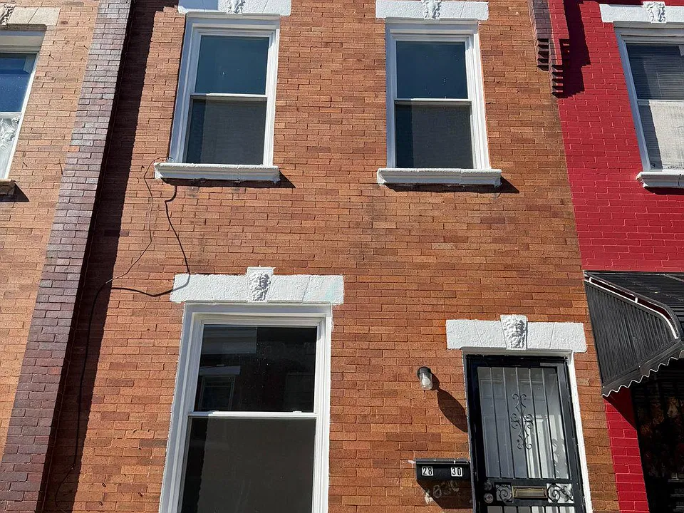 2830 N Lecount St