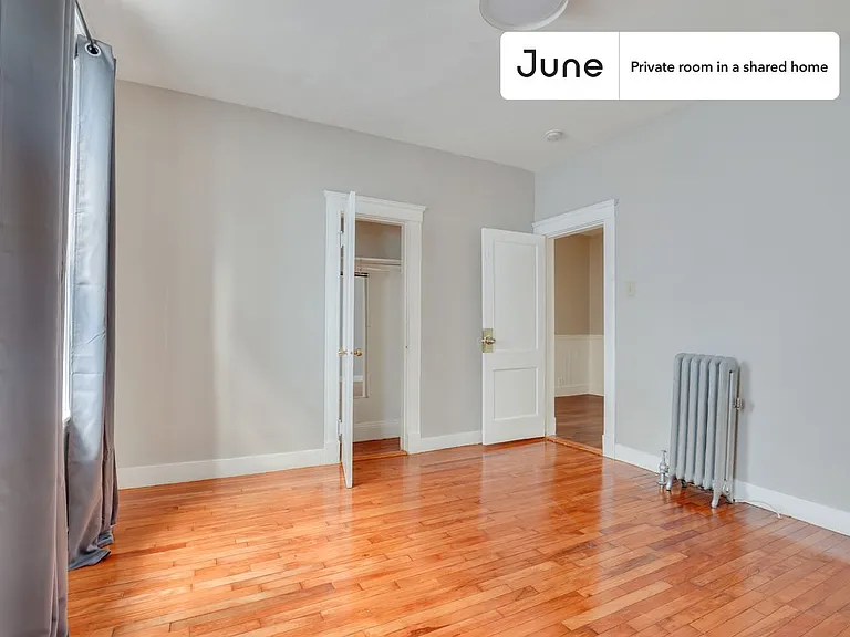 61 Lithgow St #B — Photo 3