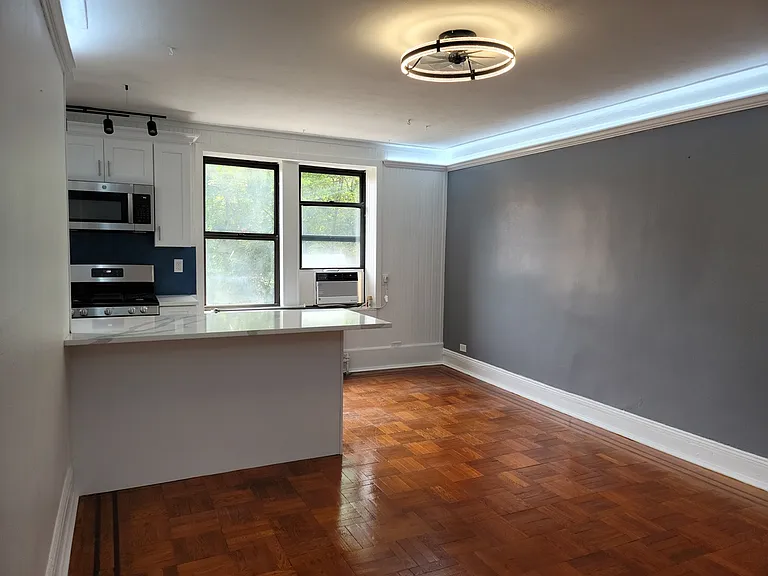 1 Broad Pkwy #2P — Photo 4