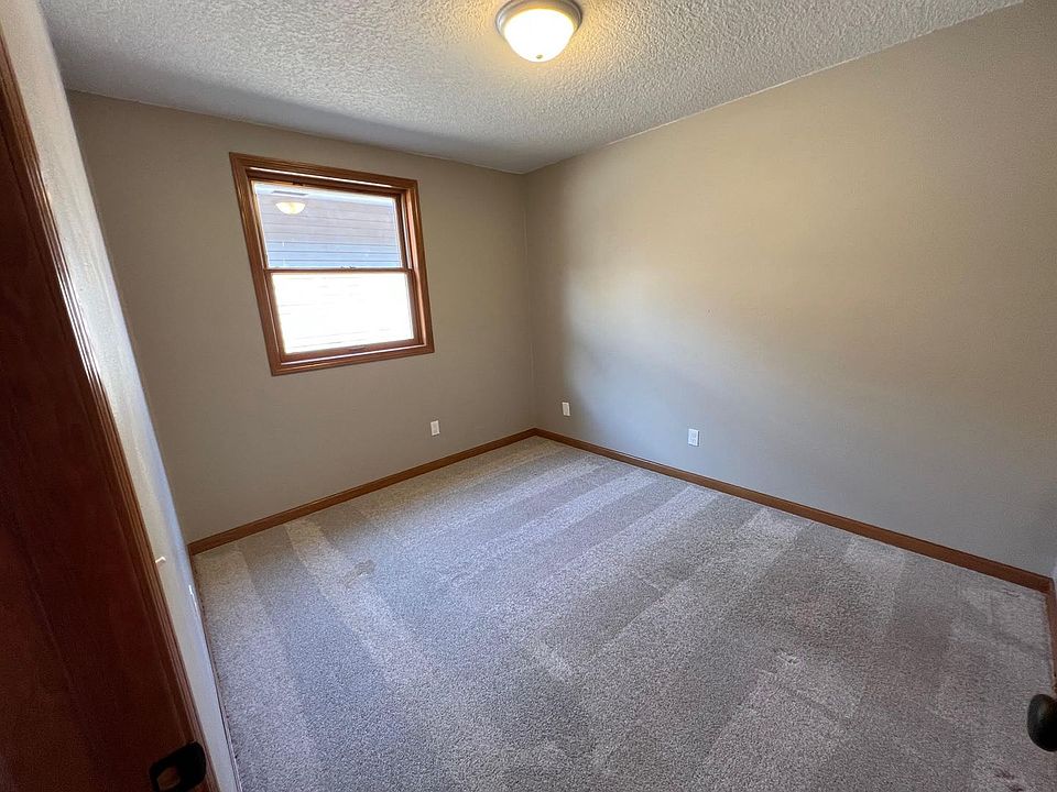 1004 Main Street Apartment Rentals Pella, IA Zillow