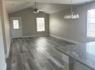 121 E Poplar St, Carterville, MO 64835