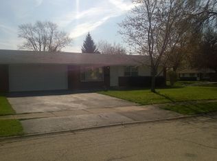 6 Livingston Ave, Carpentersville, IL 60110