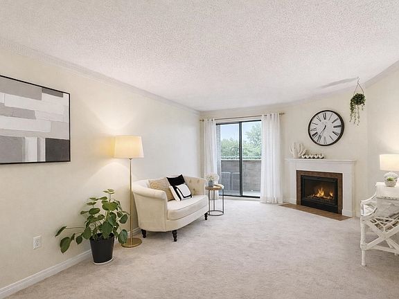 4th image of 615 North Rd #312