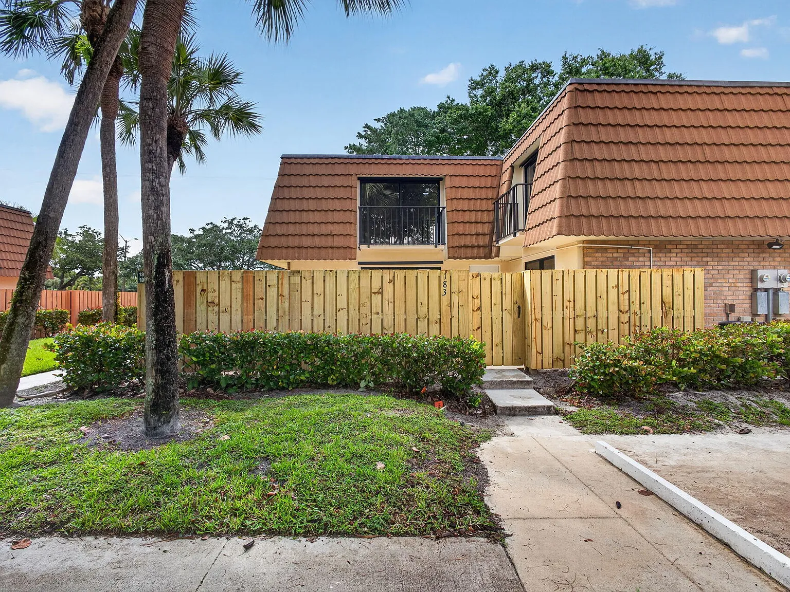 2 bed, 2.5 bath, 1236 sqft, $2,600 — Photo 2