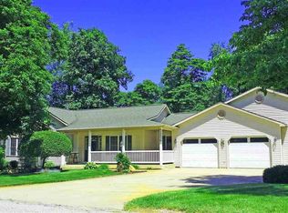 10037 Redwood Ln, Middlebury, IN 46540