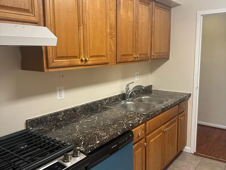 6001 Arlington Blvd #201 — Photo 7