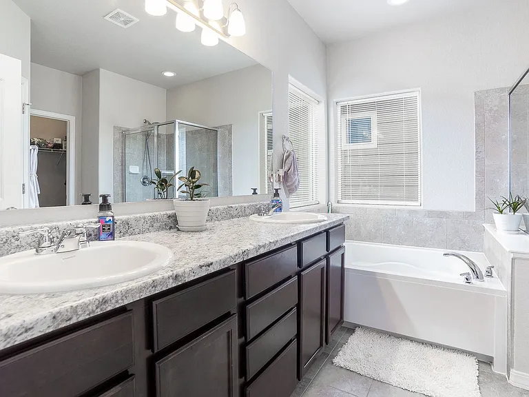 8141 Misty Moon Dr — Photo 15