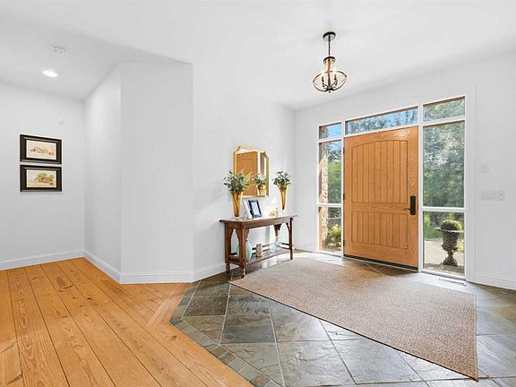 4th image of 31250 NE Woodland Way