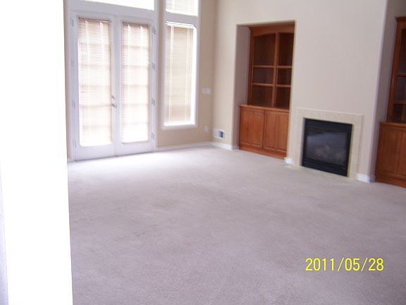 3rd image of 420 Comet St #Townhouse