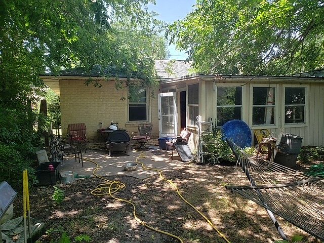 2nd image of 516 S Weaver St