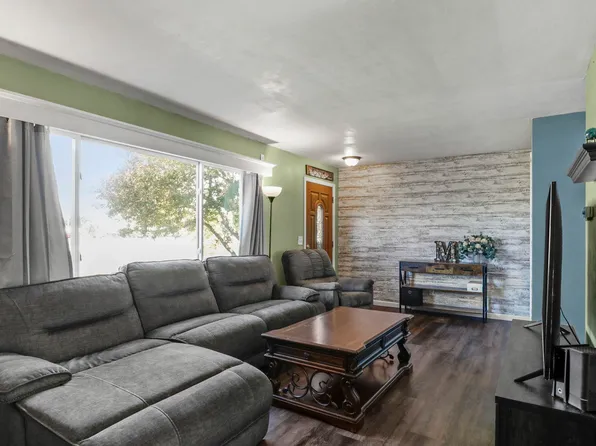 1551 Ivory Dr, Sun Prairie, WI 53590