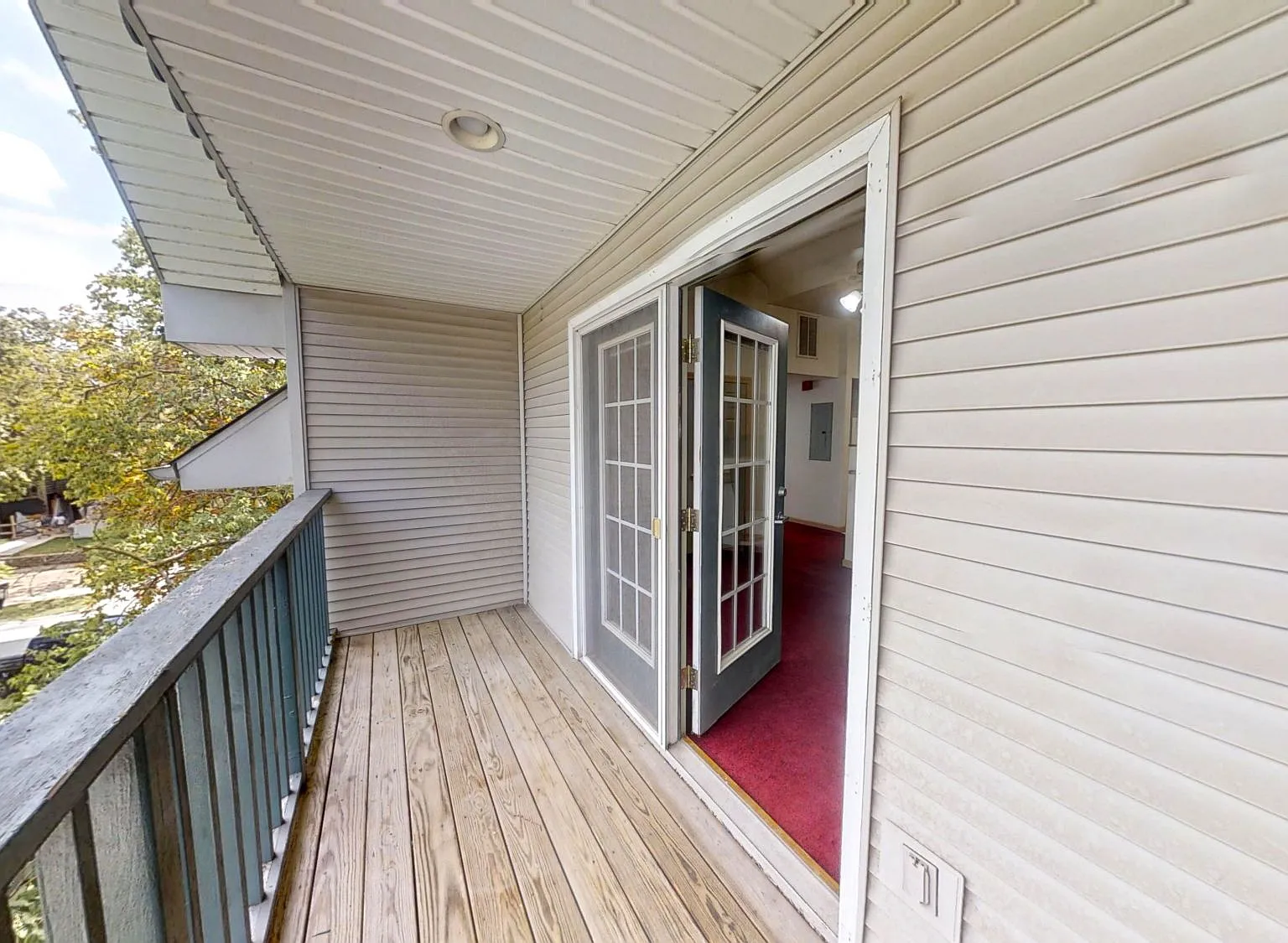 712 W Green St — Photo 2