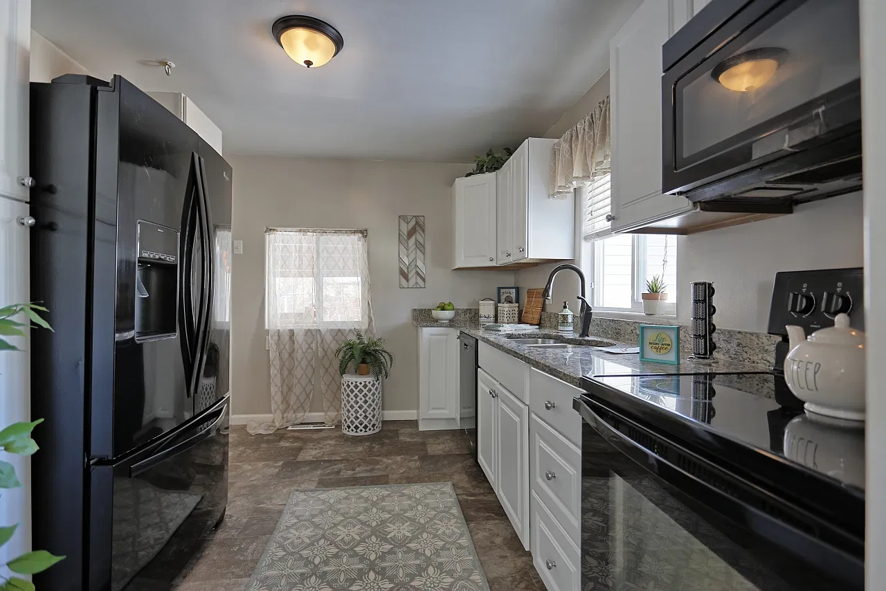 906 Payne Avenue - 1 — Photo 3