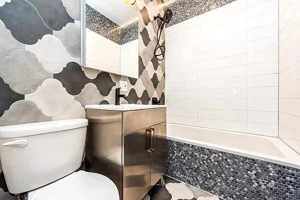 Rented by Nooklyn NYC LLC | media 52
