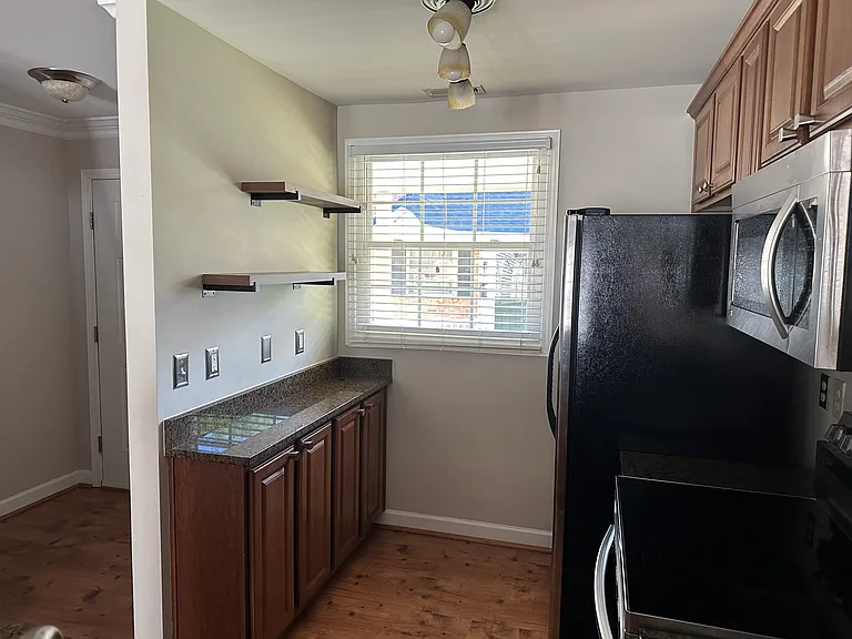 1344 Green Oaks Ln #M — Photo 4