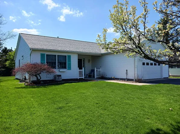 24 College Greene Dr, North Chili, NY 14514