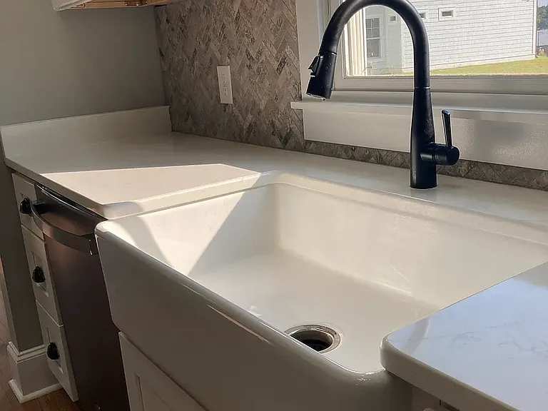 107 Cottage Ln — Photo 6