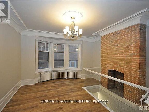 3rd image of 458 Maclaren St #1A