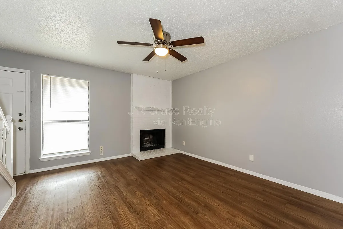 Building Photo - 5927 Shadydell Dr