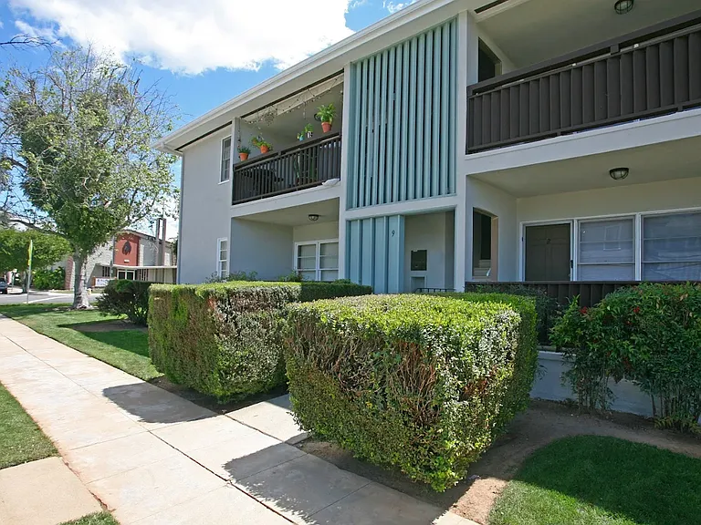 318 Cajon St — Photo 3