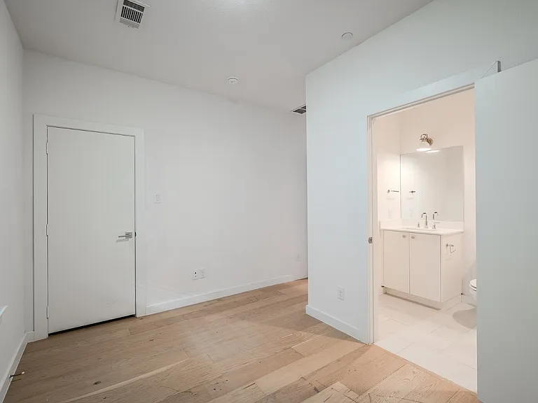 6144 Oram St #1 — Photo 13