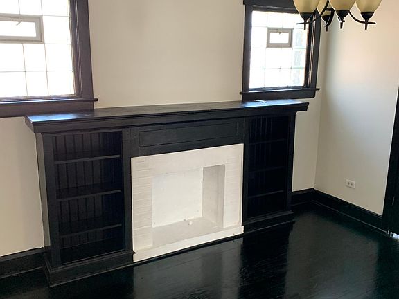 3rd image of 4727 W Wellington Ave APT 2