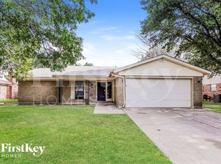 813 Rose St, Crowley, TX 76036