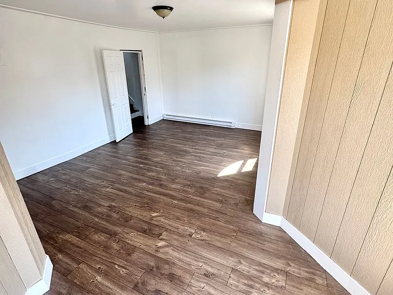 535 W Tilghman St — Photo 16