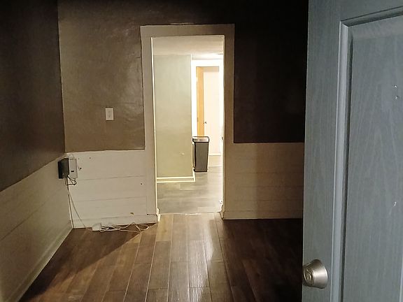 3rd image of 416 W Campbell St