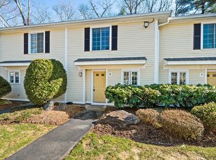 2 Janet Rd APT 8, South Easton, MA 02375
