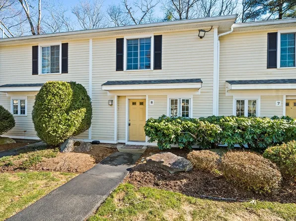 2 Janet Rd APT 8, South Easton, MA 02375