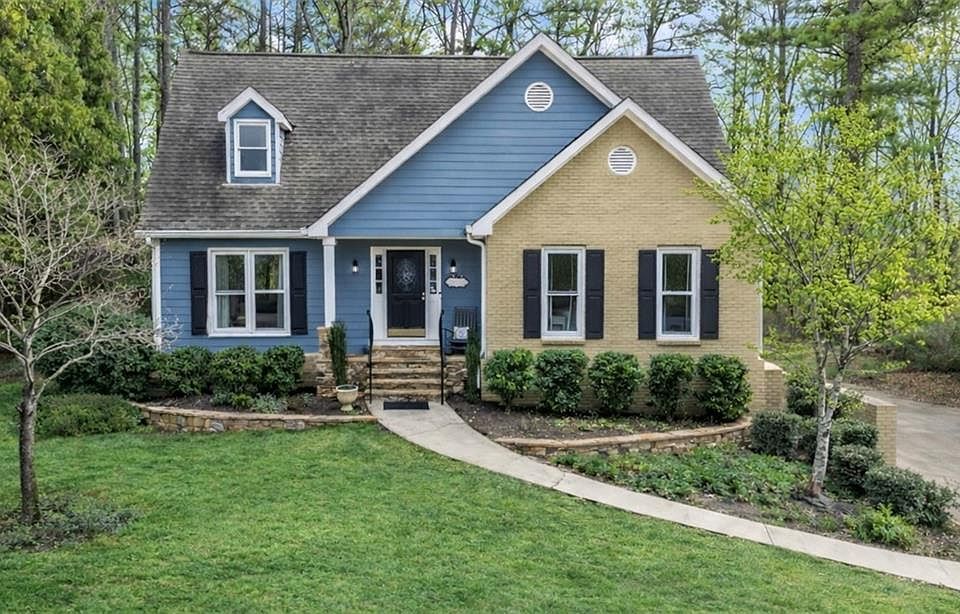 1st image of 124 Price Hills Ct